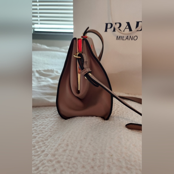 Prada Bag - Picture 2 of 15
